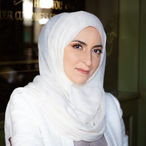 Sara Kenana wearing a beautiful white hijab